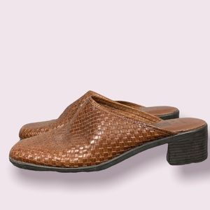 Vintage woven slide on mule